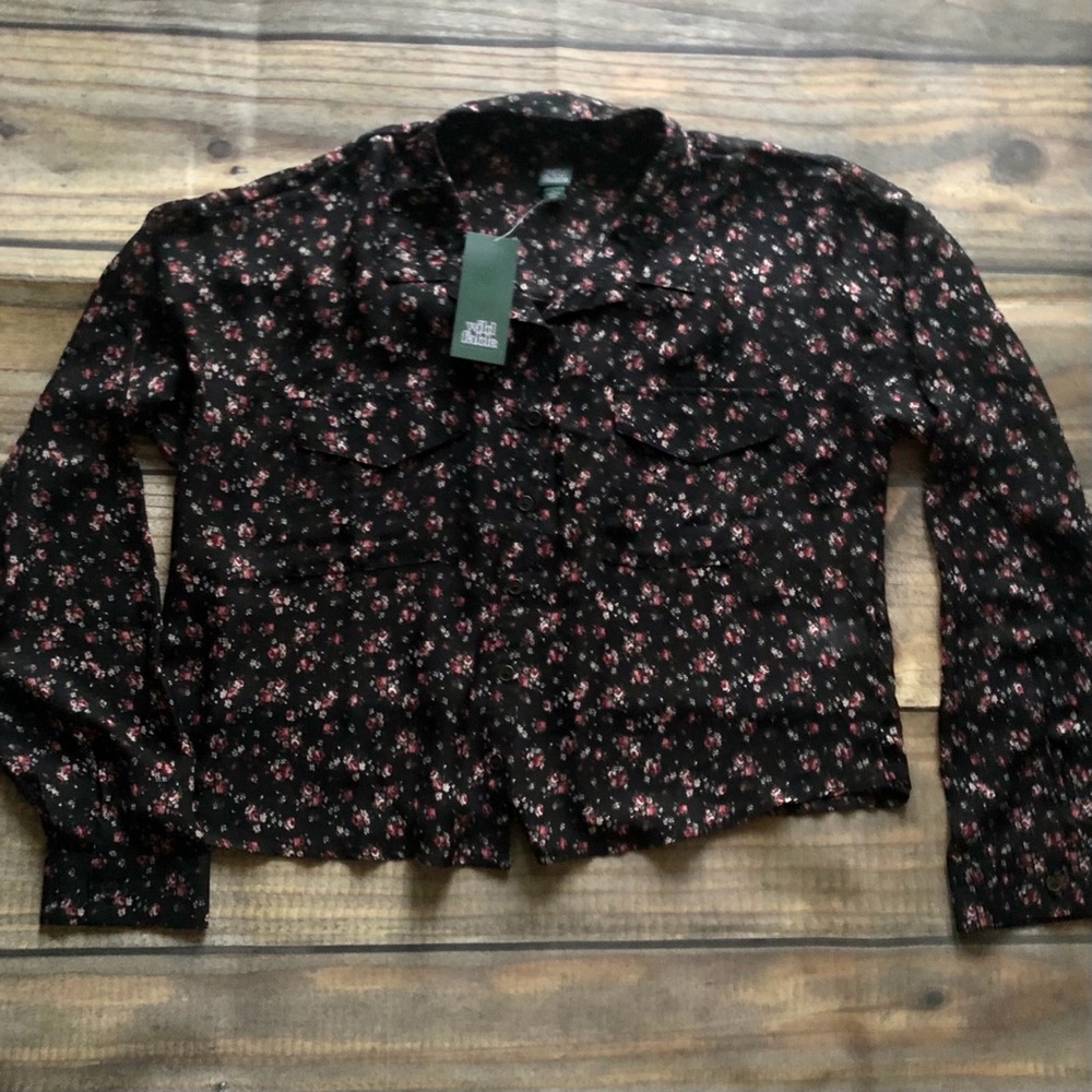 NWT Shear long sleeve floral blouse button front